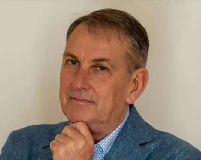 Μέντιουμ Πανούτσος